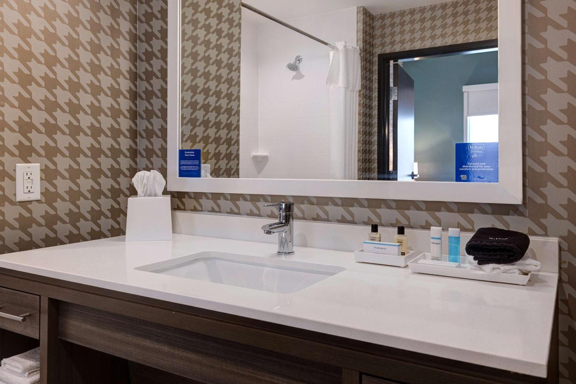 Home2 Suites By Hilton DeKalb Buitenkant foto