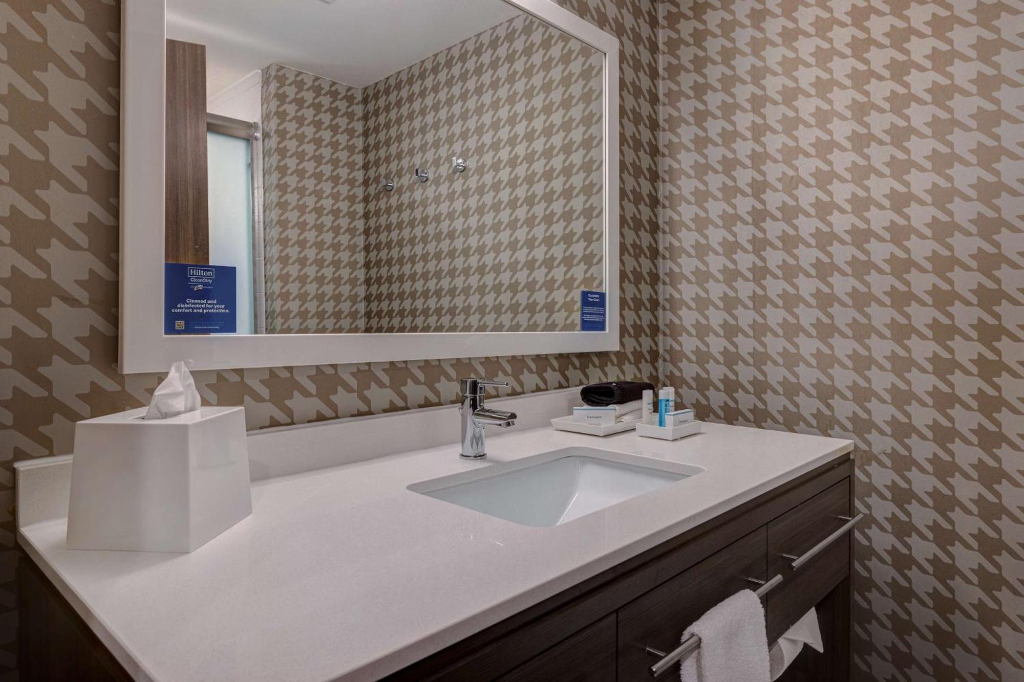 Home2 Suites By Hilton DeKalb Buitenkant foto